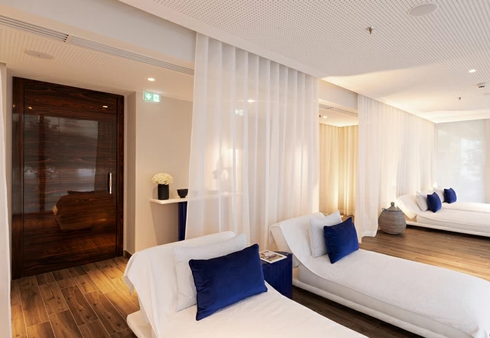 Spa de Iconico Hotel en Cannes renovado con soluciones Vicaima